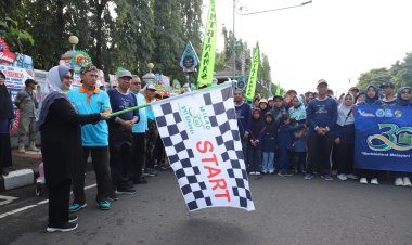 Setelah Memberangkatkan Jalan Sehat BMT Binamas, Bupati Melepas Purworejo Motortouring Volume III 