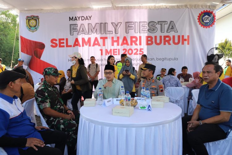 Hadiri May Day, Wabup Dikerubuti Buruh Perempuan 