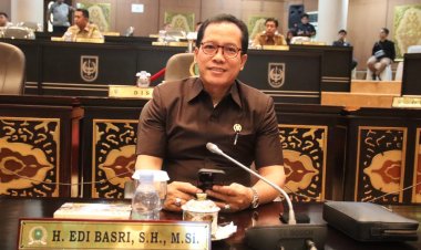 KETUA KOMISI 3,MINTA JALAN PROPINSI DI UBAH MENJADI JALAN NASIONAL.