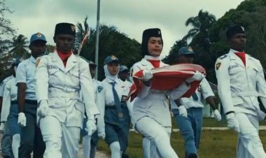 Dengan Latihan Keras, Putra Putri Binaan Satgas Yonif 763 Berhasil Kibarkan Bendera Merah Putih
