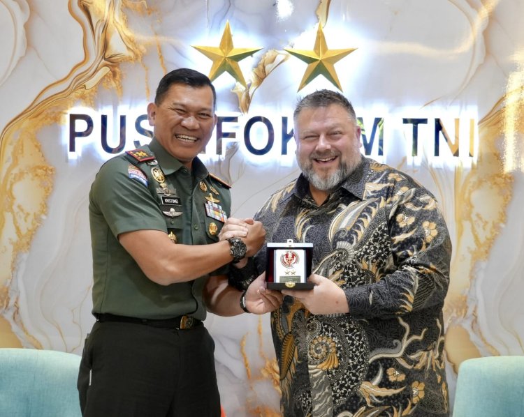Kapuspen TNI Terima Atase Pers Kedubes AS, Perkuat Diplomasi Pertahanan melalui Komunikasi Strategis